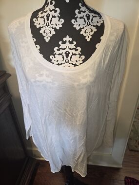 CAbi White Scoop Neck Long-Sleeve Top